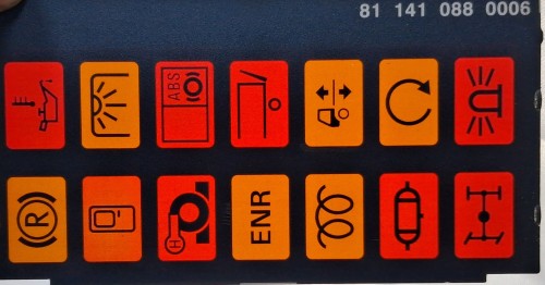 21625, Kontrolki ostrzegawcze, informacyjne deski rozdzielczej Mercedes Vario nr 81 141 088 0006, nr 88 352 430 (6).jpg