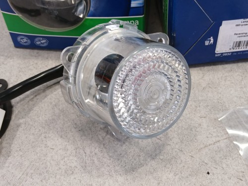 12234, Lampa, światło cofania, wsteczne LA3.23920, fi 55 mm, złącze AMP, głębokość 84 mm, żarówka P21W12 V, WESEM 2 Piny (6).jpeg