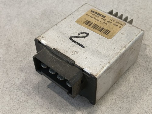 12271, Sterownik klimatyzacji WABCO 446 024 020 0, jednostka sterująca klimatyzacją nr 4460240200 (4).jpeg