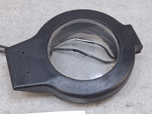 22149, Osłona i klapka zaworu awaryjnego otwierania drzwi, 2 PINy, 92 mm (1).jpg