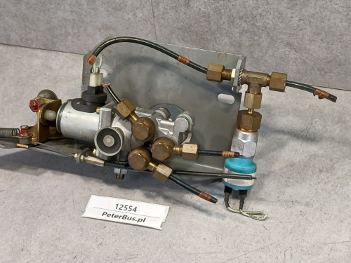 12554, Mechanizm ręcznego, awaryjnego otwierania drzwi (linka), Renault Iliade, zawór BOSCH nr 0 481 500 104, BOSCH 0481500104 (3).jpeg