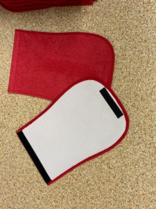 Zagłówki na fotele autobusowe, szyte na wymiar, mocowane na rzepy