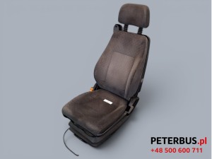 Fotel pilota autobusu ISRI, brak pasa bezpieczeństwa, widoczne ślady używania, stan do regeneracji, używany, kompletny