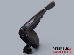 Fotel pilota ISRI, obalany do przodu w kierunku szyby przedniej, na nóżce, 2 podłokietniki, zagłówek, pas 3 punktowy, dobry stan