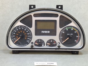Zegary, deska rozdzielcza IVECO 504119509, typ 1560.5005010000, prędkościomierz, wskaźnik poziomu paliwa, wskaźnik temperatury, obrotomierz, kontrolki, wyświetlacz, komputer pokładowy, IRISBUS CROSSWAY 