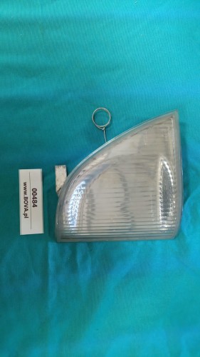 00484, Zaślepka PRAWA boczna reflektora przód Mercedes Teamstar (1).jpeg