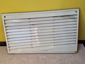 Klapa boczna przy silniku IRIBUS AXER, prawy tył, skośna