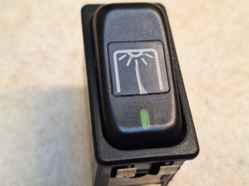 05549, Przycisk, klawisz, włącznik deski rozdzielczej MERCEDES O550 Integro, nr  611 540 00 66, oświetlenie wewnętrzne (3).jpg