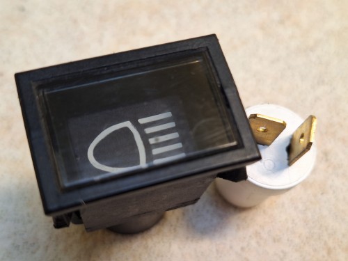 05552, Kontrolka świetlna pulpitu MERCEDES INTEGRO, symbol świateł, lampy, wraz z żarówką i gniazdem żarówki  (1).jpg