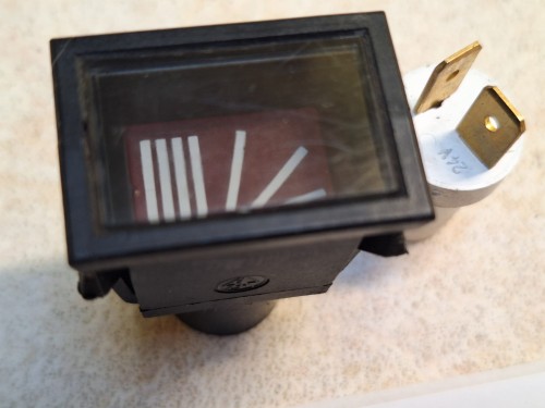 05554, Kontrolka świetlna pulpitu MERCEDES INTEGRO, symbol miecha, kontrolka powietrza w układzie pneumatycznym, w poduszkach, wraz z żarówką i gniazdem żarówki  (3).jpg