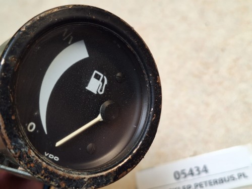 05434, Wskaźnik, zegar poziomu paliwa BOVA Futura, VDO 301.471001034  (2).jpg