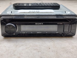 Radio SONY CDX-G1300U, wejście USB, 12 V, rok produkcji 2020, wraz z pilotem i okablowaniem