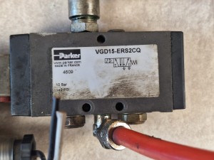 Sterowanie kierunkowe zaworem PARKER VGD15-ERS2CQ 10 Bar 