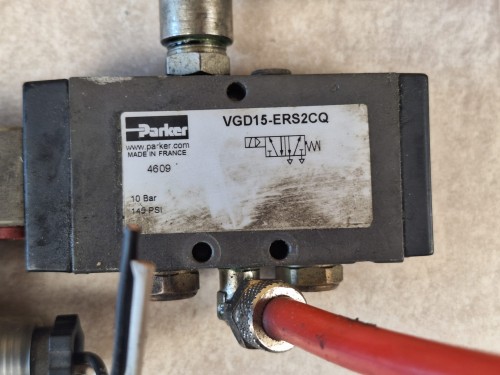 04955, Sterowanie kierunkowe zaworem PARKER VGD15-ERS2CQ 10 Bar  (7).jpg