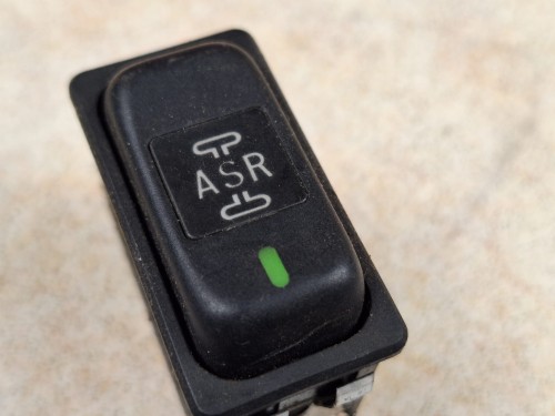 05341, Klawisz, przycisk, włącznik ASR, Mercedes O550 INTEGRO, nr  611 540 00 66 (3).jpg