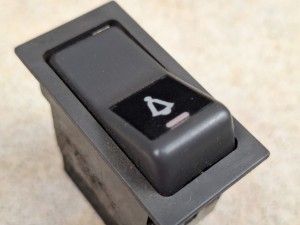 Klawisz, przycisk, włącznik autobusu IVECO nr 512.659, symbol dzwonka