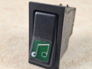 Klawisz, przycisk, włącznik audio, radio na desce rozdzielczej autobusu, nr 511.111