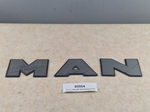 05954, Emblemat, logo, napis MAN na przodzie, podszybiu autobusu, 3 litery (7).jpg