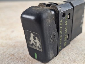 Klawisz, przycisk, włącznik Mercedes 1459.24V 8A, nr 002 545 69 07, symbol dzieci