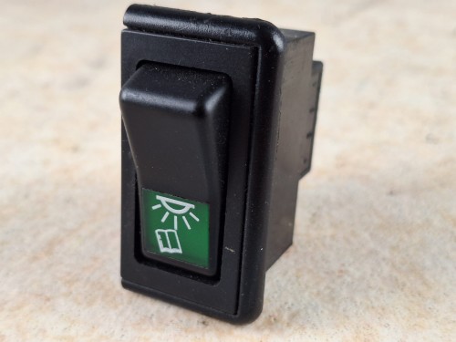 07055, Włącznik, klawisz, przycisk oświetlenia dla pasażerów, nad fotelami (2).jpg