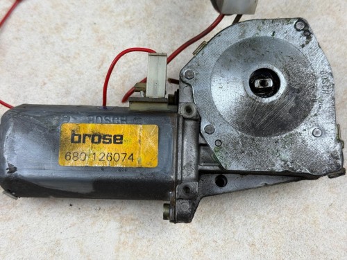 10009,  Silnik podnoszenia i opuszczania szyby bocznej kierowcy autobusu, BOSCH BROSE 680-126074  (6).jpeg