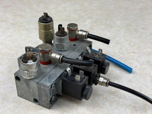 Elektrozawór sterowania otwierania drzwi WABCO 4726000220, nr 472 600 011 6, 