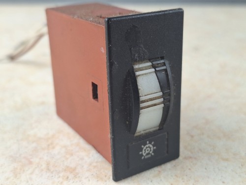 06451, Potencjometr, pokrętło oświetlenia deski rozdzielczej MAN nr 81.25907.0225, SEUFFER (3).jpg