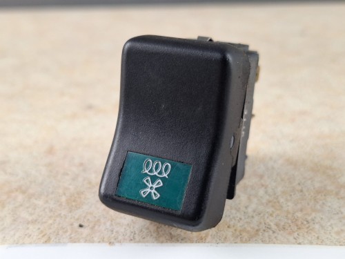 08202, Klawisz, włącznik, przycisk ogrzewanie i chłodzenie NEOPLAN N316 SHD, DAV 3772 (2).jpg