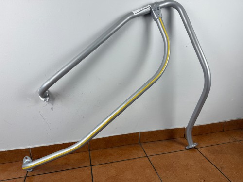 10731, Poręcze, rączki, uchwyty do wsiadania, przy schodach autobusu, wysokość ok. 80 cm (6).jpeg