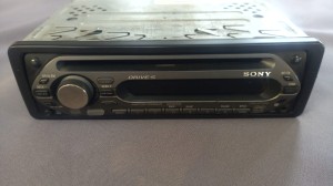 Radio SONY CDX-GT200, 12 V, wraz z kostką i okablowaniem