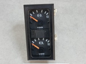 Zestaw 2 zegarów, wskaźników MERCEDES O550 Integro, dwa zegary - wskaźniki ciśnienia układu pneumatycznego