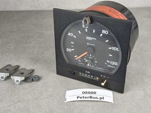 08800. Tachograf Mercedes O550 Integro, VDO Kienzle typ 1318.24, kwadratowy przód, nr 9847 4412, 24V, uchwyty montażowe w zestawie (4).jpg