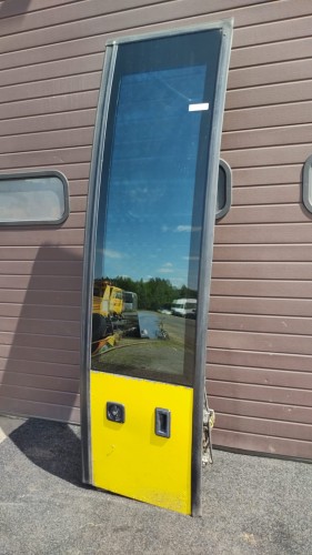 01480, Drzwi tylne, skrzydło prawe, Mercedes Teamstar wersja miejska, wraz z siłownikiem (3).jpg