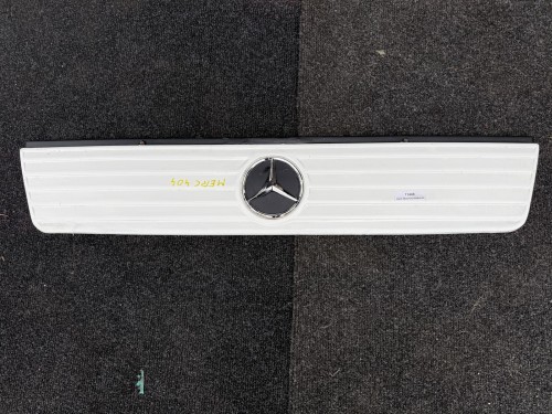 11440, Grill, atrapa przednia, gwiazda Mercedes O 404 RH (3).jpeg