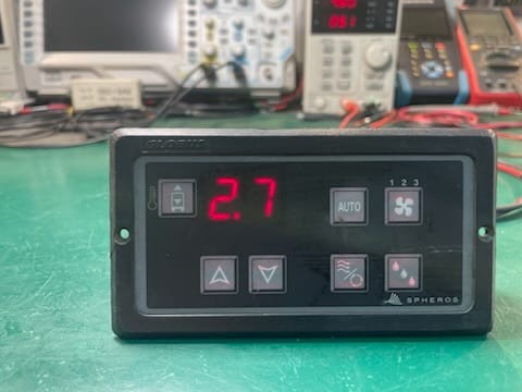 09368a, Panel sterowania klimatyzacją, temperaturą, nawiewem autobusu, SPHEROS Globus  Sist Electronicos, CGC 02 316 2130001-52, cod GL-W101, nr 007-00034-000, NS 0801 01906E, Lote 9035, GWARANCJ (.jpeg