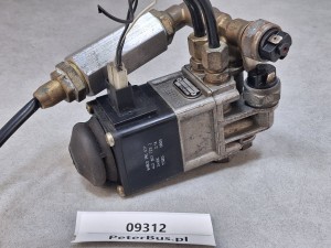 Zawór otwierania drzwi WABCO 472 017 480 0 + zawór ograniczający ciśnienie, dławiący KNORR BREMSE AE5  nr 60422, nr 03253 25