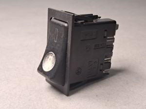 Klawisz, przycisk zamykania i otwierania drzwi autobusu  MAN, DAV nr 24 602, 9 PINów,  symbol drzwi