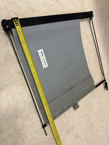 02403, Roleta przeciwsłoneczna kierowcy autobusu, szyba przednia, zwijana ręcznie, wymiary  57 cm x 50 cm (7).jpg