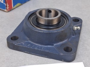 Zespół łożyskowy FY 30 TF, łożysko FY 506 M, SKF LK5 - VOLVO
