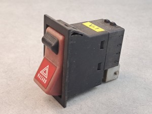 Włącznik, przycisk, klawisz świateł awaryjnych KAROSA HLF nr 443 851 474 822, z napisem HAZARD 