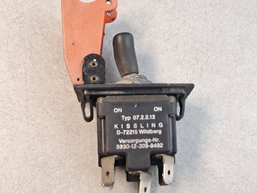 21081, Wyłączniki zasilania, Typ 07.2.2.13 D KISSLING, awaryjny wyłącznik prądu, SETRA, Mercedes (1).jpg