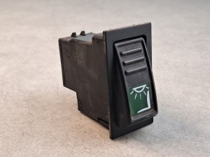 Klawisz, przycisk, włącznik nr 521.006, oświetlenie autobusu IVECO, 2 PINy