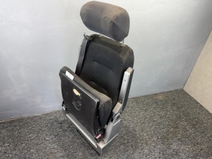 Fotel pilota SCANIA IRIZAR, składany, nocowany do ściany, dwa podłokietniki
