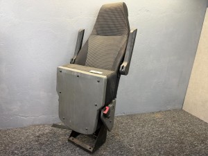 Fotel pilota autobusu, składany, dwa podłokietniki, mocowany do podłogi