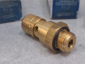 Zawór ograniczający, regulujący ciśnienie, reduktor ciśnienia DT nr 2.44022, VOLVO 1622432, 13 bar, M 16 x 1,5 - NOWY