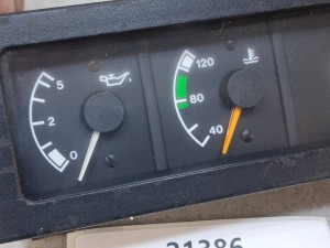 Zestaw zegarów, 2 zegary MAN 81.27202.6094, VDO 110.801/010/008, ciśnienie oleju, temperatura cieczy  