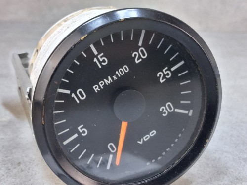 21362, Obrotomierz VDO, WWG 333 065 001X, N 02 061 007, VAN HOOL 815 (2).jpg