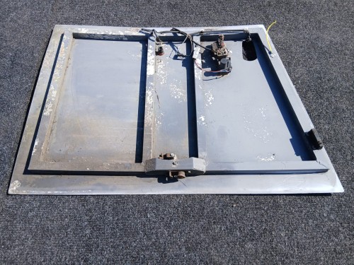 06820a, Klapa boczna, serwisowa SCANIA IRIZAR, klapa bagażowa ścięta, szerokość 78 cm x 95 i 109 cm wysokość (3).jpeg