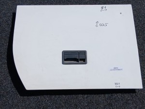 Klapa boczna, serwisowa SCANIA IRIZAR EURO 3, klapa bagażowa ścięta, zaokrąglona, lewy przód wymiary 81 x 60,5 cm