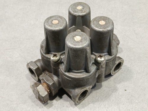 11984, Zawór zabezpieczający 4-obwodowy VOLVO nr 2075 5195, WABCO 034 713 030 6  (6).jpeg